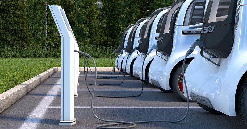 Večina naftnih gigantov računa, da bosta bencin in dizel še dolgo ključna energenta