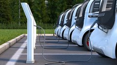 Večina naftnih gigantov računa, da bosta bencin in dizel še dolgo ključna energenta