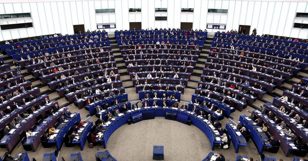 Bruselj predlaga odpravo prepovedi prodaje novih vozil z motorji z notranjim zgorevanjem
