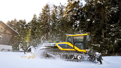 Snežna mačka se lahko z elektriko po zasneženih pobočjih lahko podi tudi do pet ur