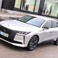 Test: DS N.4 Hybrid Etoile - Napad na germansko filozofijo