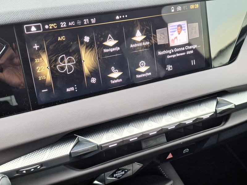 Test: DS N.4 Hybrid Etoile - Napad na germansko filozofijo