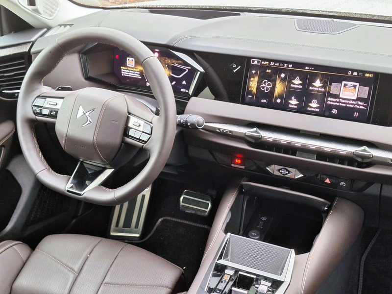 Test: DS N.4 Hybrid Etoile - Napad na germansko filozofijo