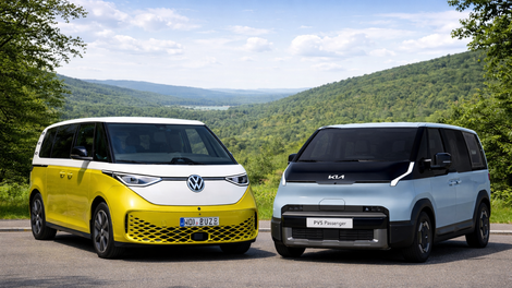 Kia PV5 in Volkswagen ID. Buzz:  Oba z enakim ciljem, a z različnim pristopom