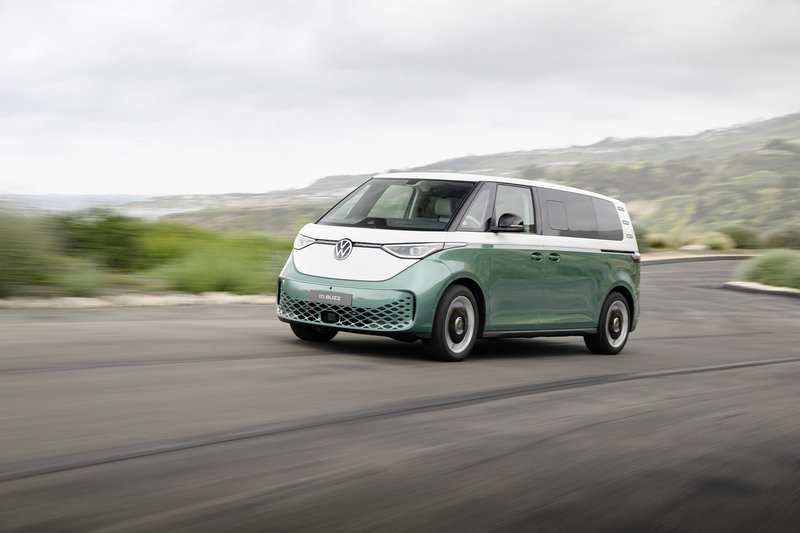 Kia PV5 in Volkswagen ID. Buzz: Oba z enakim ciljem, a z različnim pristopom