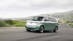 Kia PV5 in Volkswagen ID. Buzz:  Oba z enakim ciljem, a z različnim pristopom