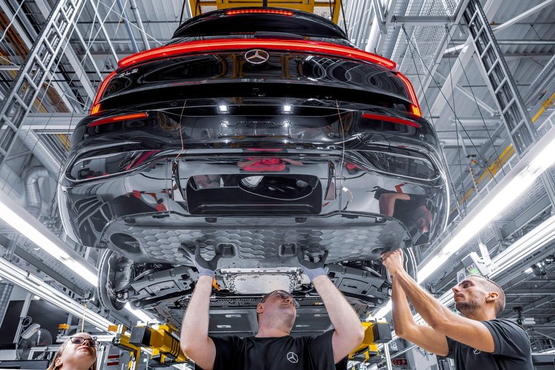 AvtomobiIska industrija pod nenehnim pritiskom, najslabše se piše nemškim znamkam