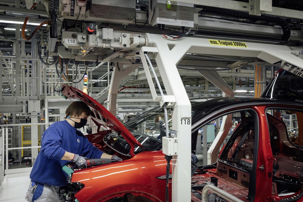 AvtomobiIska industrija pod nenehnim pritiskom, najslabše se piše nemškim znamkam