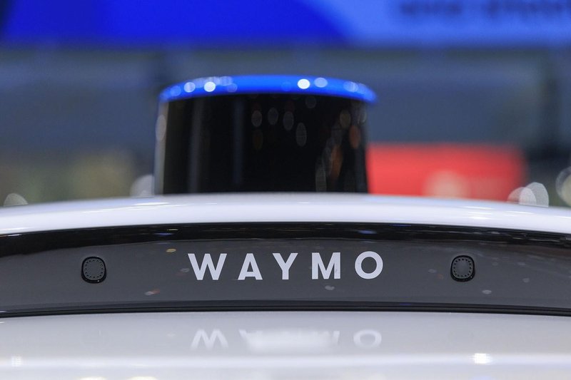 25 evrov plačila za to, da zaprete ... avtomobilska vrata. Saj ni res, pa je