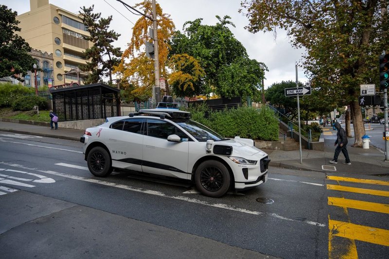 25 evrov plačila za to, da zaprete ... avtomobilska vrata. Saj ni res, pa je