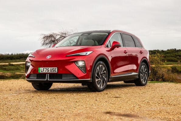 Leto 2026 obeta pisano paleto avtomobilskih novosti