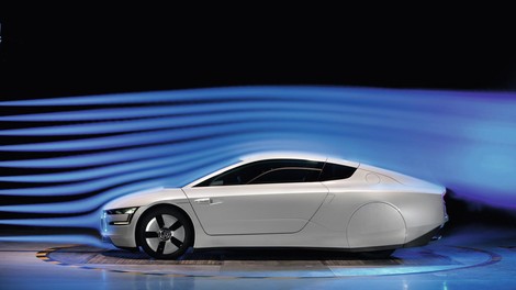 Volkswagen XL1, avtomobil, ki še dandanes lahko nastavlja ogledalo