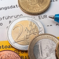 So vam z računa odtegnili 89,90 evra: strokovnjaki razkrivajo, zakaj in kaj lahko storite