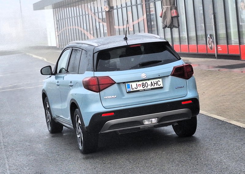 Test: Suzuki Vitara 1.4 MHEV AllGrip Elegance – Skoraj večno prijateljstvo