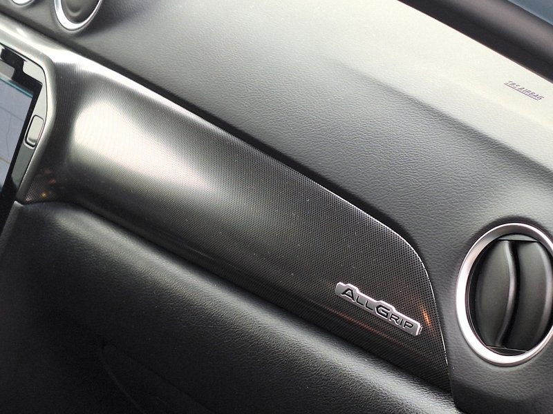 Test: Suzuki Vitara 1.4 MHEV AllGrip Elegance – Skoraj večno prijateljstvo