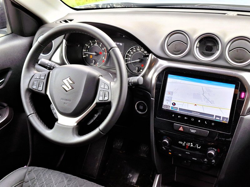 Test: Suzuki Vitara 1.4 MHEV AllGrip Elegance – Skoraj večno prijateljstvo