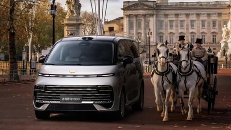 Kitajci napadajo z novim orožjem in oživljajo pozabljeni avtomobilski razred