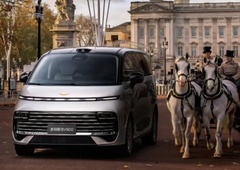 Kitajci napadajo z novim orožjem in oživljajo pozabljeni avtomobilski razred