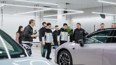 Severnim sosedom gre v avtomobilski industriji bolje kot pri smučarskih skokih