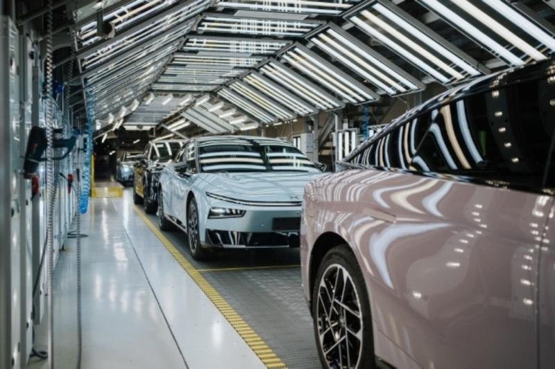 Severnim sosedom gre v avtomobilski industriji bolje kot pri smučarskih skokih