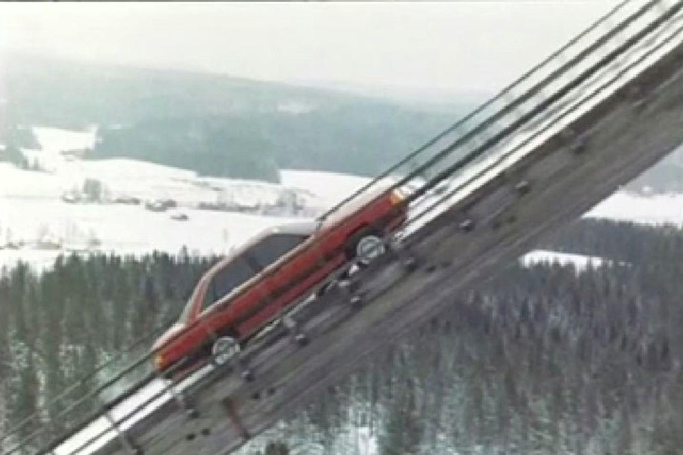 Skakalni podvig do točke norosti je star štirideset let