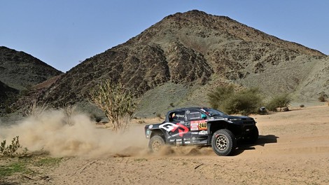 Sanders v vodstvu, Marčič reševal življenje