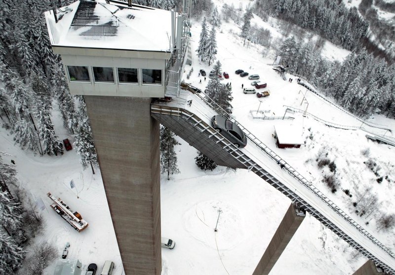 Skakalni podvig do točke norosti je star štirideset let
