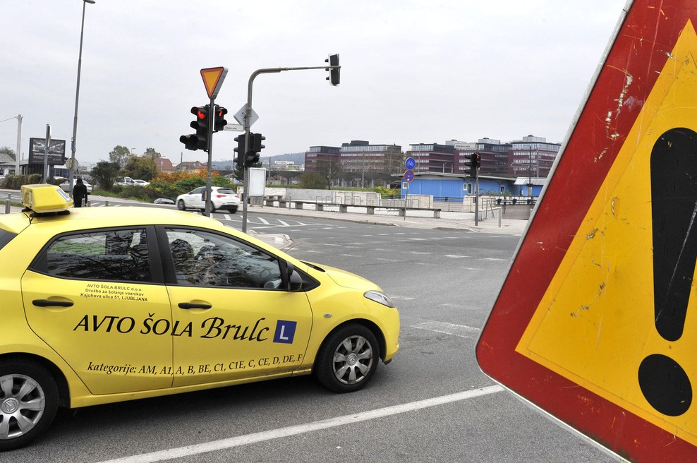 Čakalne dobe se krajšajo - po sprejetih ukrepih do vozniškega dovoljenja očitno (že) hitreje (foto: Žiga Živulović/BoBo)