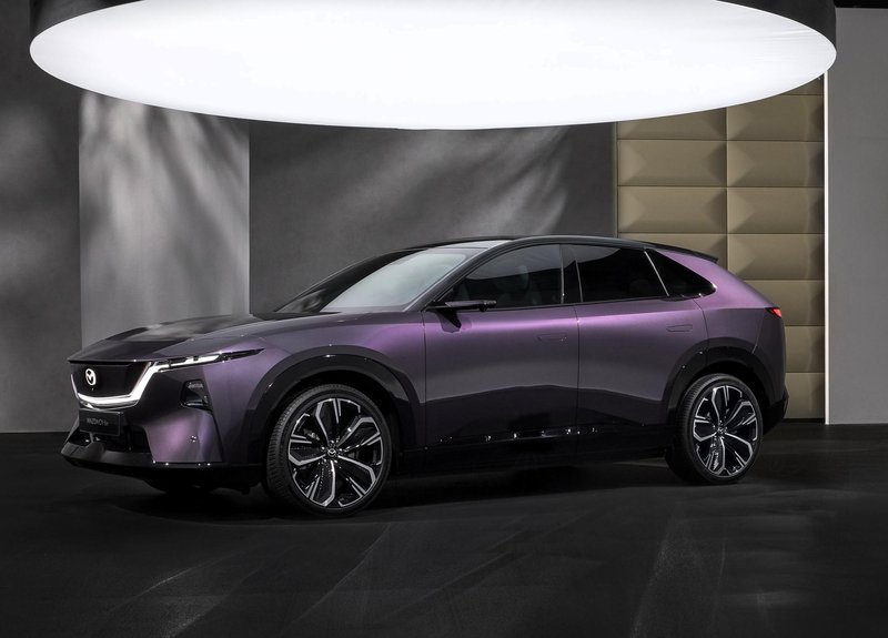 Nova Mazdina lastovka z drzno mešanico stila in tehnologije