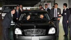 Zdaj lahko kupujejo avtomobile, a država ima še vedno vse pod nadzorom