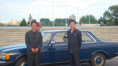 Zdaj lahko kupujejo avtomobile, a država ima še vedno vse pod nadzorom