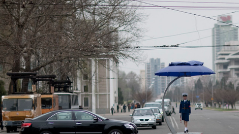 Zdaj lahko kupujejo avtomobile, a država ima še vedno vse pod nadzorom