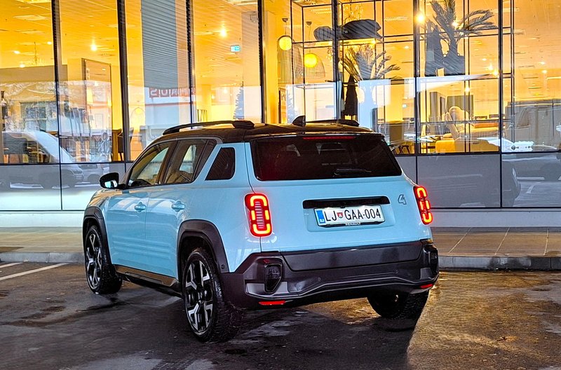 Test: Renault 4 E-Tech electric - Večen kot par hlač iz jeansa …