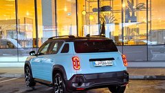 Test: Renault 4 E-Tech electric - Večen kot par hlač iz jeansa …