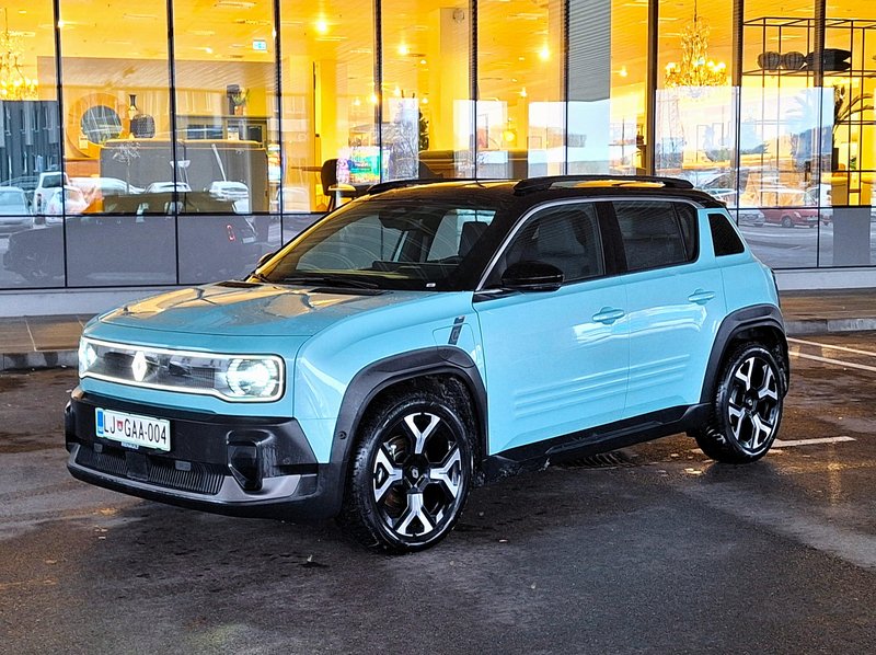 Test: Renault 4 E-Tech electric - Večen kot par hlač iz jeansa …