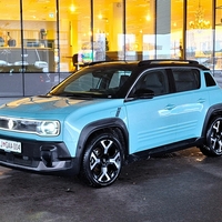 Test: Renault 4 E-Tech electric - Večen kot par hlač iz jeansa …