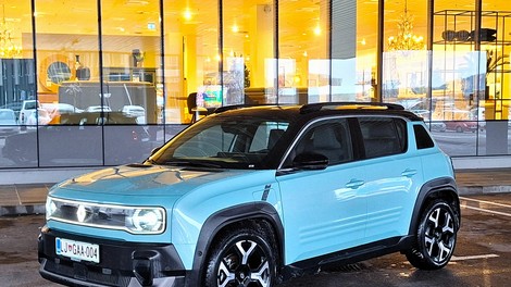 Test: Renault 4 E-Tech electric - Večen kot par hlač iz jeansa …