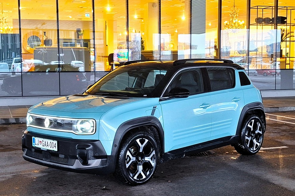 Test: Renault 4 E-Tech electric - Večen kot par hlač iz jeansa …