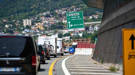 Nova zakonodaja - če boste na avtocesti obtičali v zastoju vam bodo povrnili cestnino!