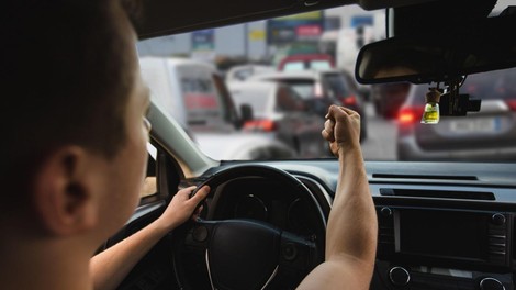 To je 5 najbolj nadležnih vozniških navad, ki spravljajo ostale voznike ob živce