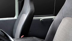 Ruski avtomobilski dinozaver, ki pri šestdesetih še vedno kljubuje času