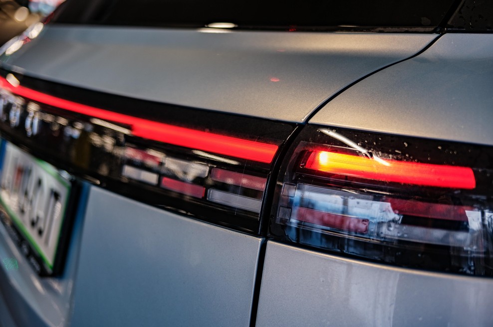 Na otoku so ga poimenovali "Range Rover s Temuja", a njegova prodaja je močno zasenčila "original" in še marsikoga drugega (foto: Janoš Pečnik)