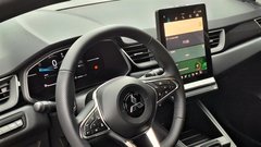 Novo v Sloveniji:  Mitsubishi Grandis – Japonsko poustvarjanje po francoskih notah