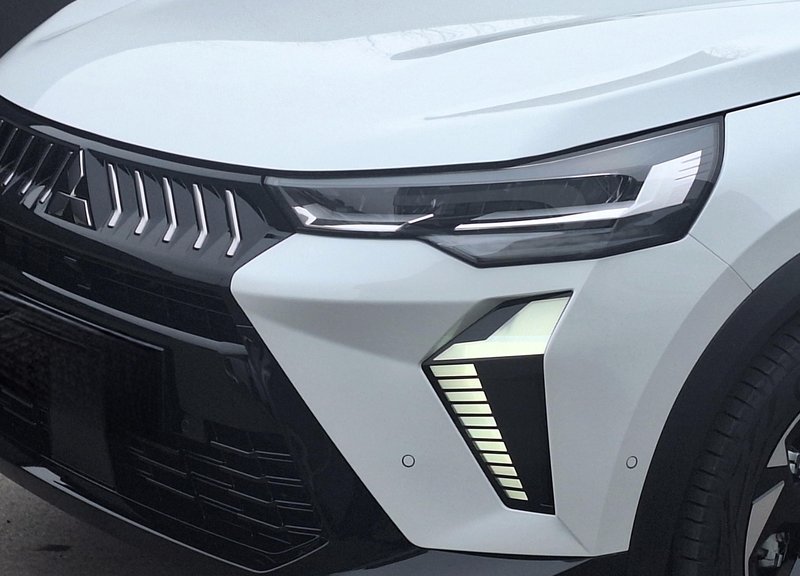 Novo v Sloveniji:  Mitsubishi Grandis – Japonsko poustvarjanje po francoskih notah