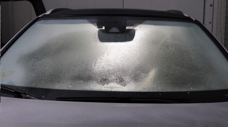 Revolucionarna novost odpravlja nevšečnosti z zamrznjenimi stekli