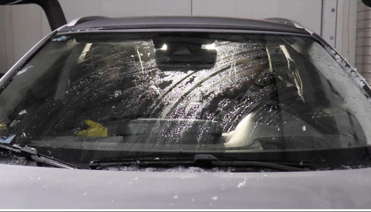 Revolucionarna novost odpravlja nevšečnosti z zamrznjenimi stekli