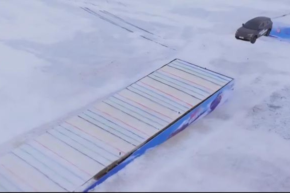 Tudi rekord v skoku na ledeni rampi je zdaj kitajski