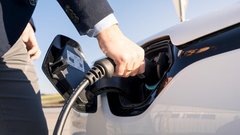 Zdaj je uradno: električni avtomobili se vse bolj zajedajo v evropsko tržno pogačo