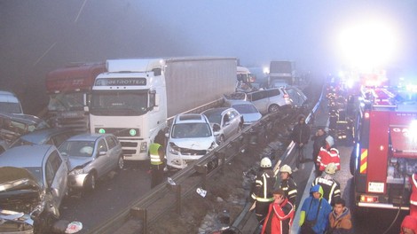 Mineva 10 let od najbolj množične prometne nesreče - udeleženih je bilo 128 ljudi. Kaj se je od takrat spremenilo?