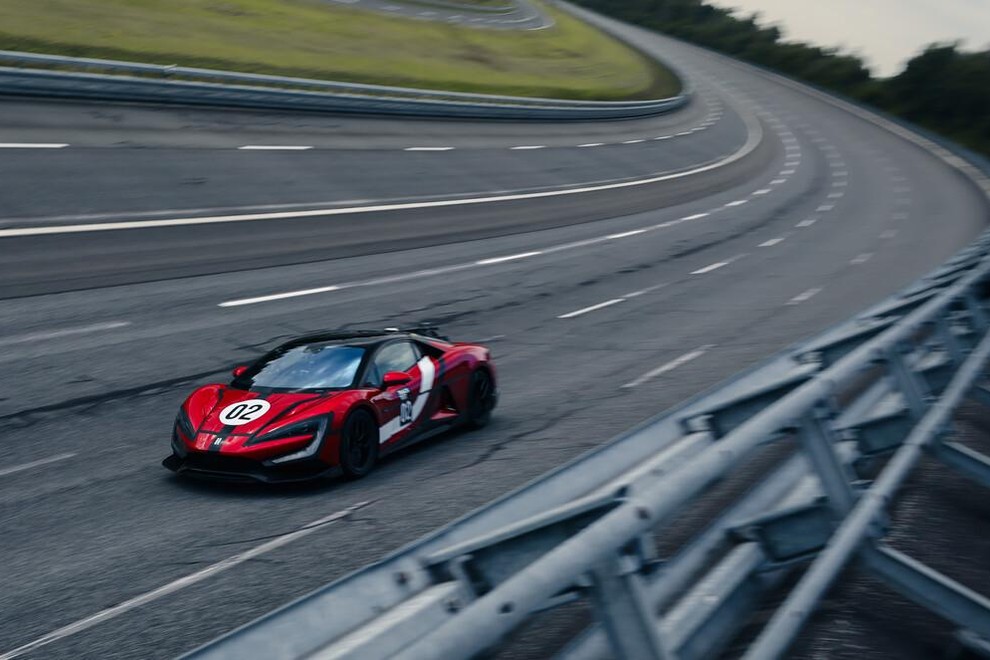 To je steza na kateri se rojevajo hitrostni (in še kakšni drugi) rekordi